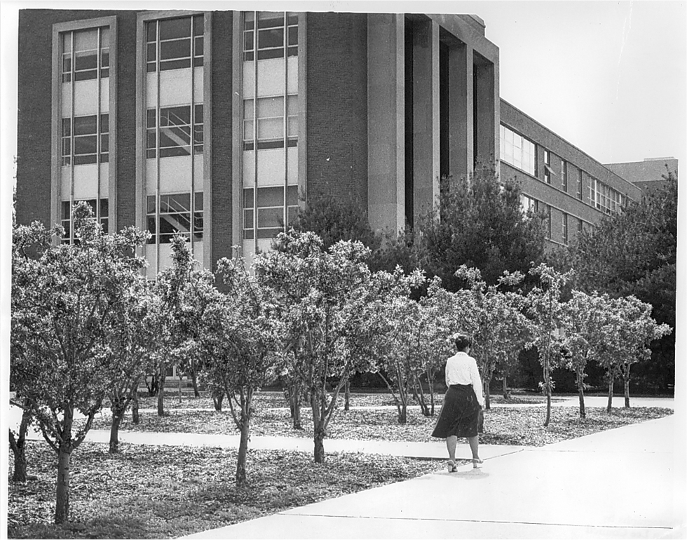 The former business school at 368 Fairfield Road in the 1960s.
